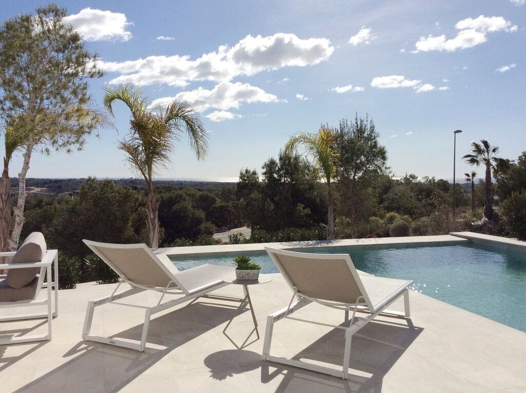 3 quarto Moradia para venda em Campoamor com piscina - 470 000 € (Ref: 9587911)