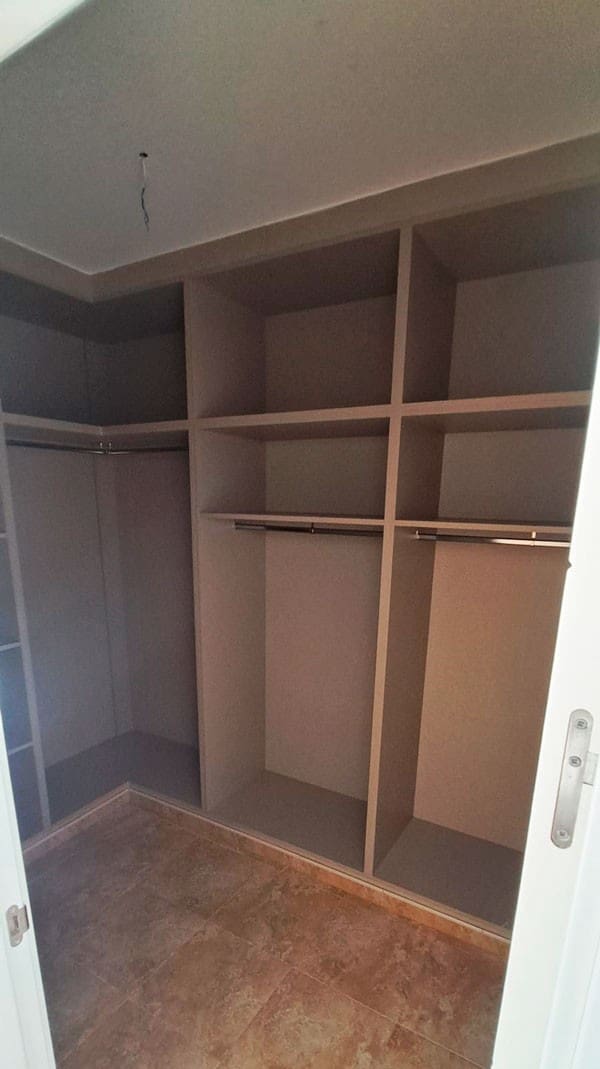 5 makuuhuone Maalaistalo myytävänä paikassa Catral mukana 
autotalli - 485 000 € (Ref: 9588106)