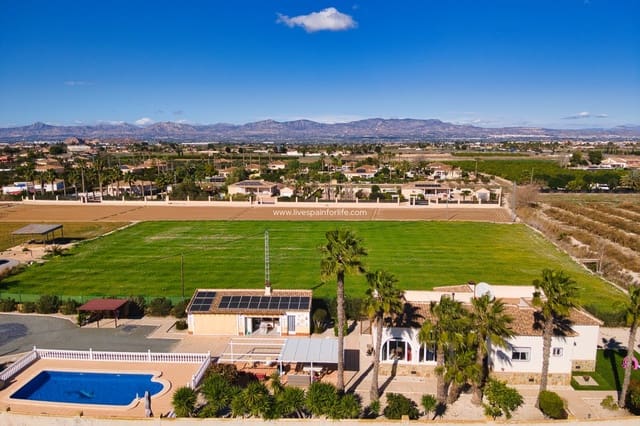 4 soveværelse Finca/Landehus til salg i Alicante by med swimmingpool - € 385.000 (Ref: 9588113)