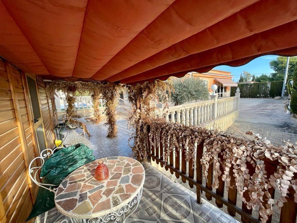 4 chambre Finca/Maison de Campagne à vendre à Albatera avec piscine garage - 399 999 € (Ref: 9588233)