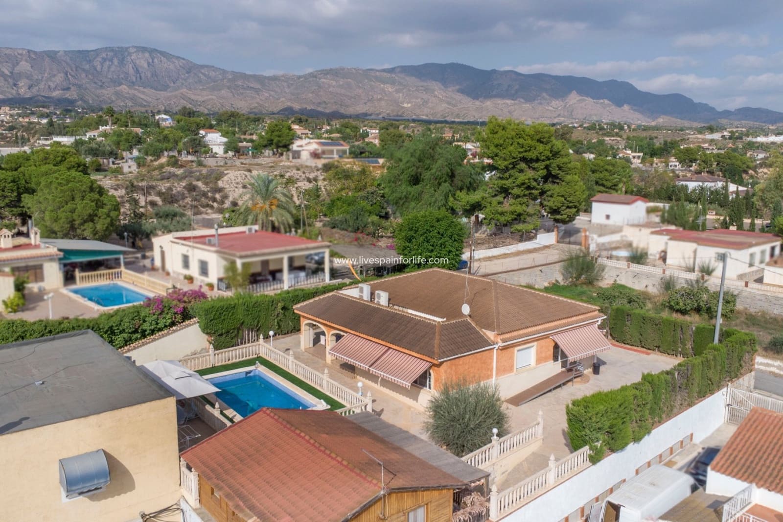 4 bedroom Finca/Country House for sale in Albatera with pool garage - € 399,999 (Ref: 9588233)