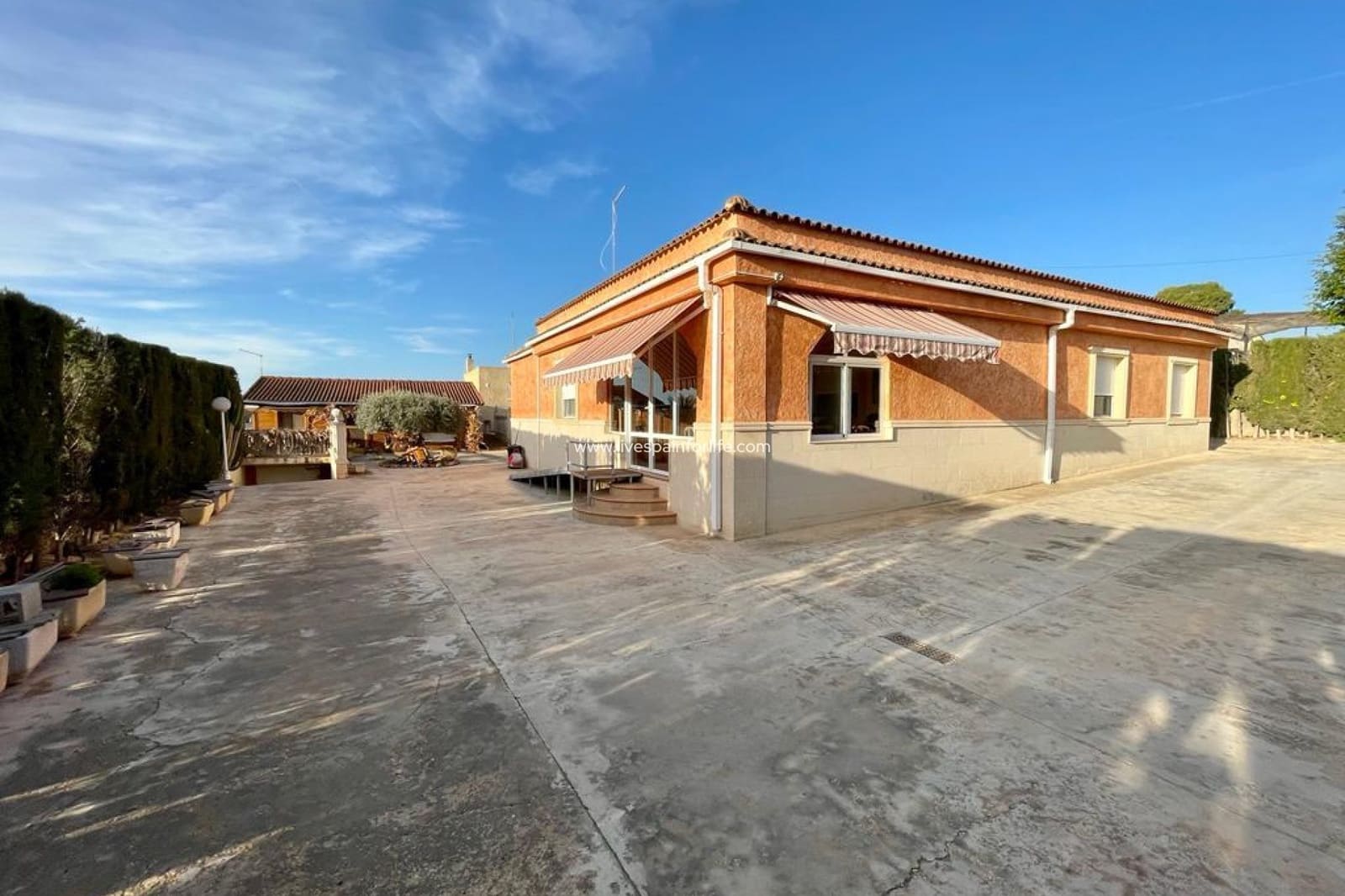 4 bedroom Finca/Country House for sale in Albatera with pool garage - € 399,999 (Ref: 9588233)