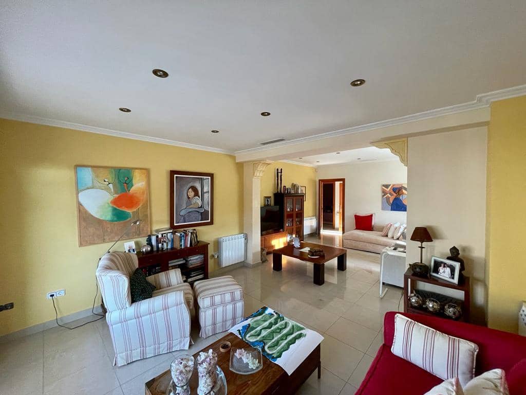 4 bedroom Finca/Country House for sale in Alicante / Alacant city with pool garage - € 399,999 (Ref: 9588234)