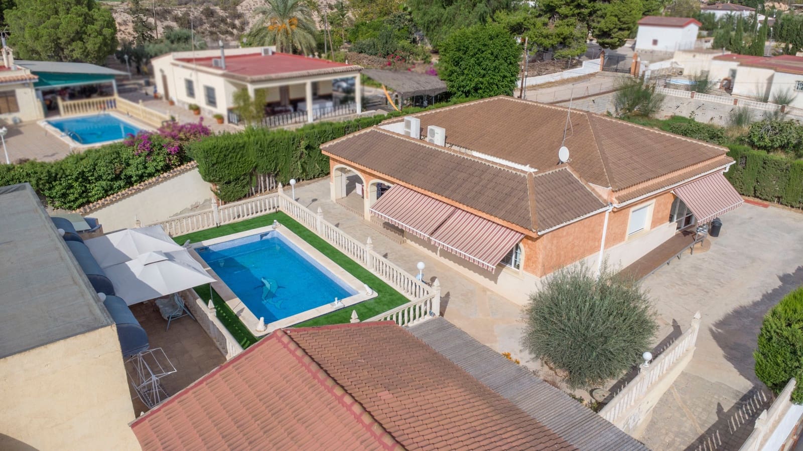 4 bedroom Finca/Country House for sale in Alicante / Alacant city with pool garage - € 399,999 (Ref: 9588234)