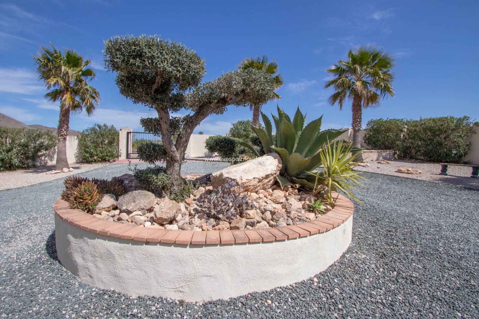 7 bedroom Finca/Country House for sale in Hondon de las Nieves with pool - € 534,995 (Ref: 9588238)