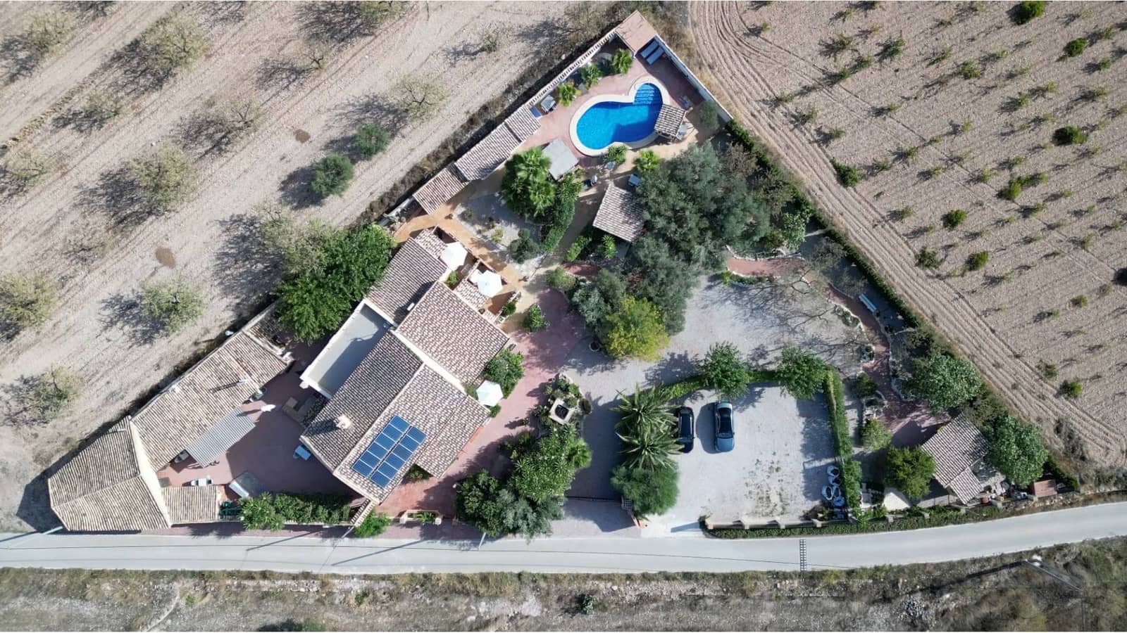 6 bedroom Finca/Country House for sale in Alicante / Alacant city with pool garage - € 850,000 (Ref: 9588246)