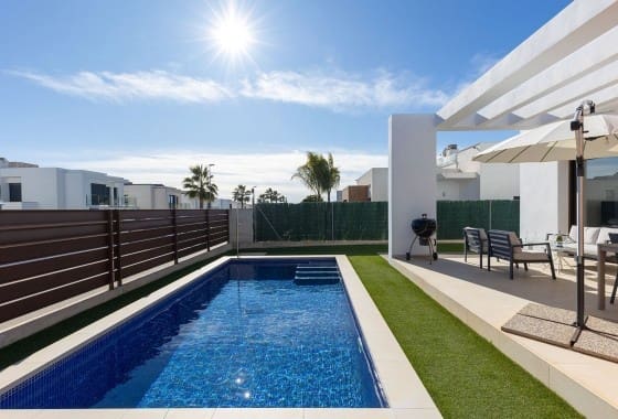 3 chambre Villa/Maison à vendre à Vistabella avec piscine garage - 449 900 € (Ref: 9588255)