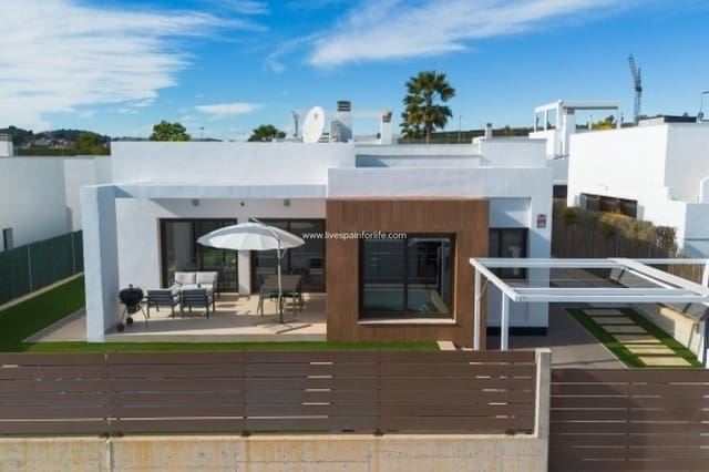 Chalet de 3 habitaciones en Vistabella, Orihuela en venta con piscina garaje - 449.900 € (Ref: 9588255)