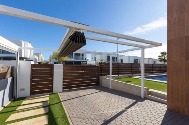 Chalet de 3 habitaciones en Vistabella, Orihuela en venta con piscina garaje - 449.900 € (Ref: 9588255)