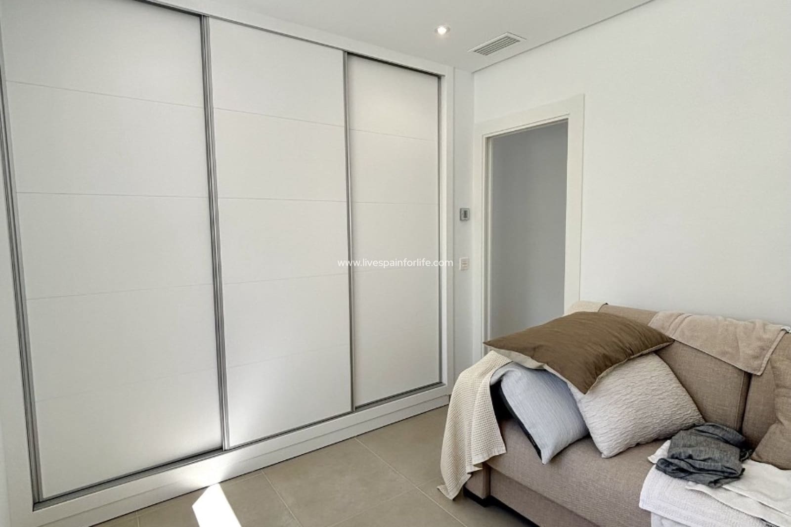 3 bedroom Villa for sale in Benijofar with pool - € 499,000 (Ref: 9588256)