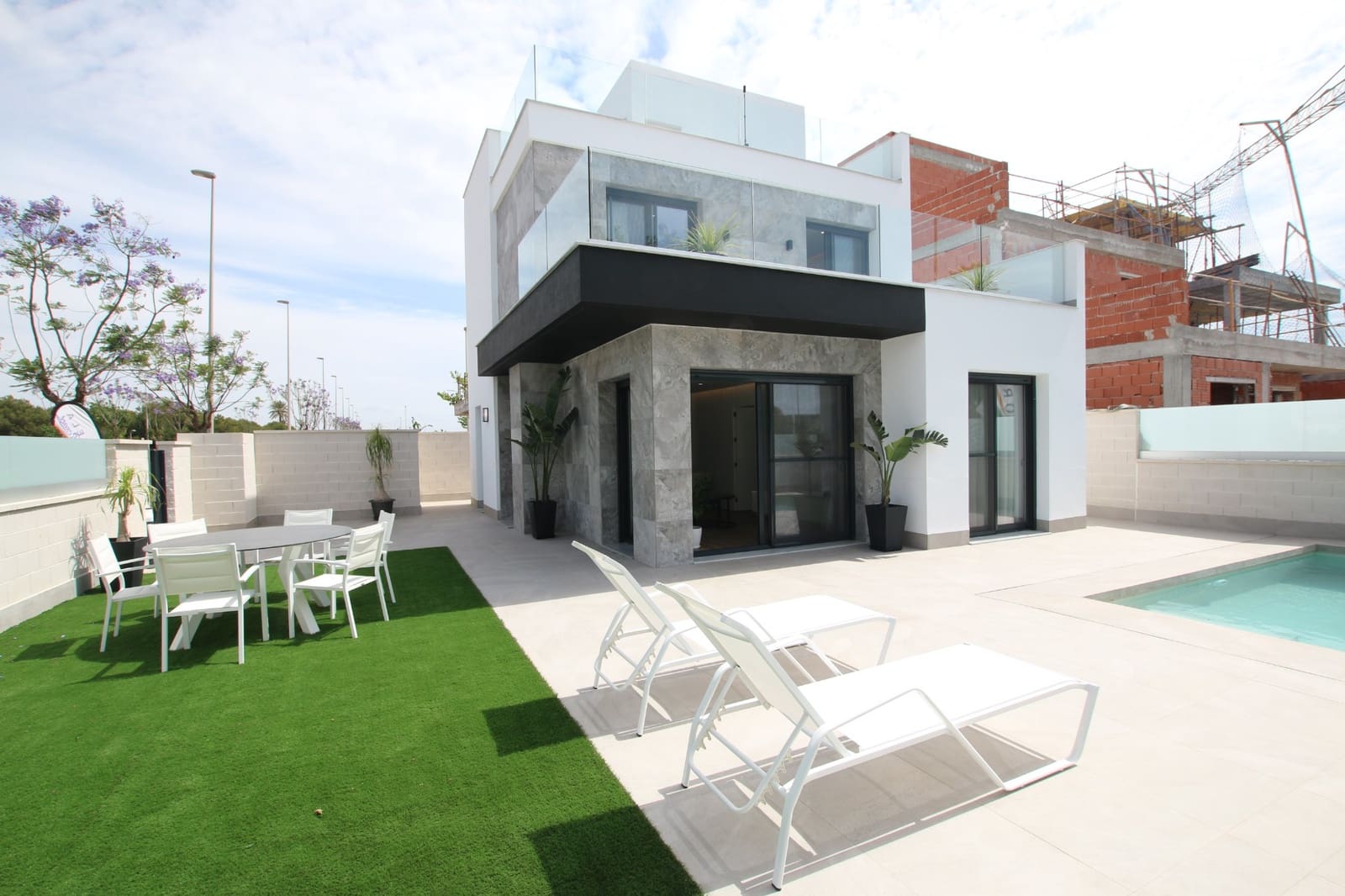 3 bedroom Villa for sale in Alicante / Alacant city with pool - € 495,000 (Ref: 9588257)