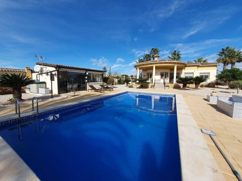 4 sovrum Finca/Hus på landet till salu i Catral med pool garage - 369 000 € (Ref: 9594503)