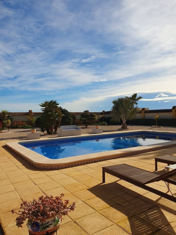 4 sovrum Finca/Hus på landet till salu i Catral med pool garage - 369 000 € (Ref: 9594503)