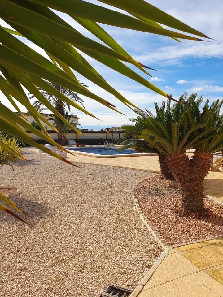 4 sovrum Finca/Hus på landet till salu i Catral med pool garage - 369 000 € (Ref: 9594503)