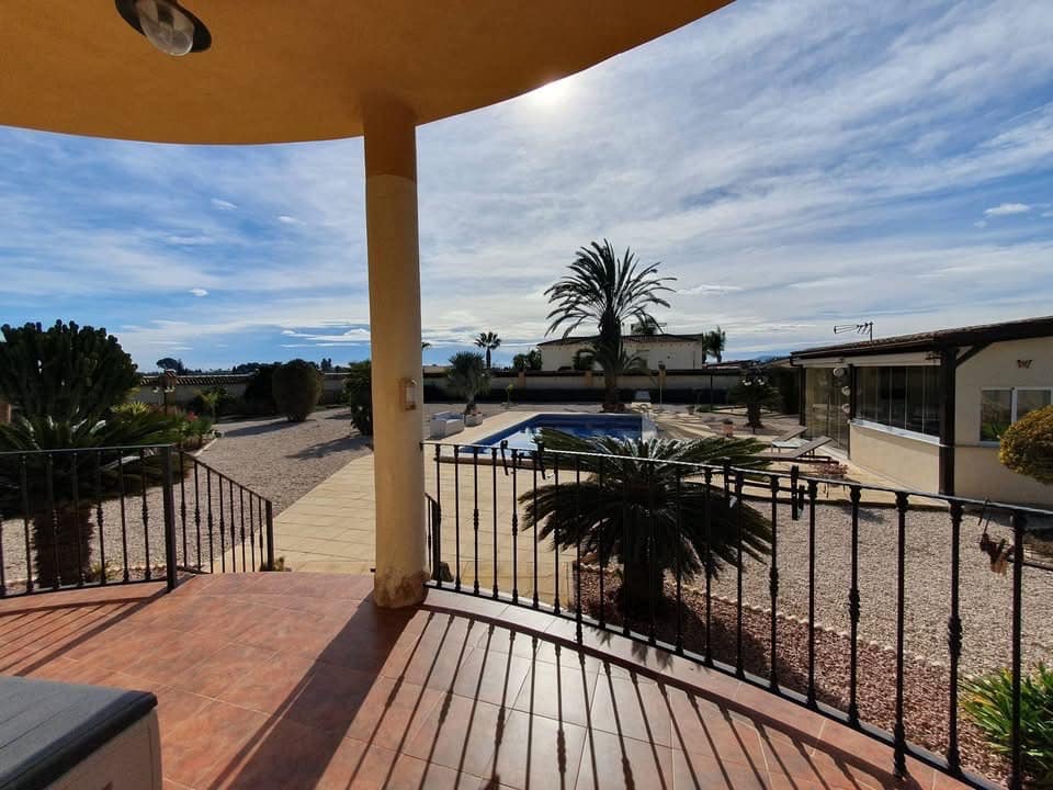 4 sovrum Finca/Hus på landet till salu i Catral med pool garage - 369 000 € (Ref: 9594503)