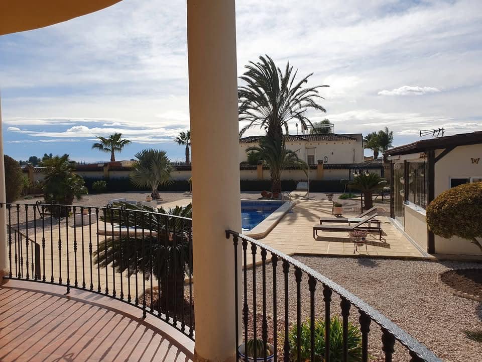 4 sovrum Finca/Hus på landet till salu i Catral med pool garage - 369 000 € (Ref: 9594503)