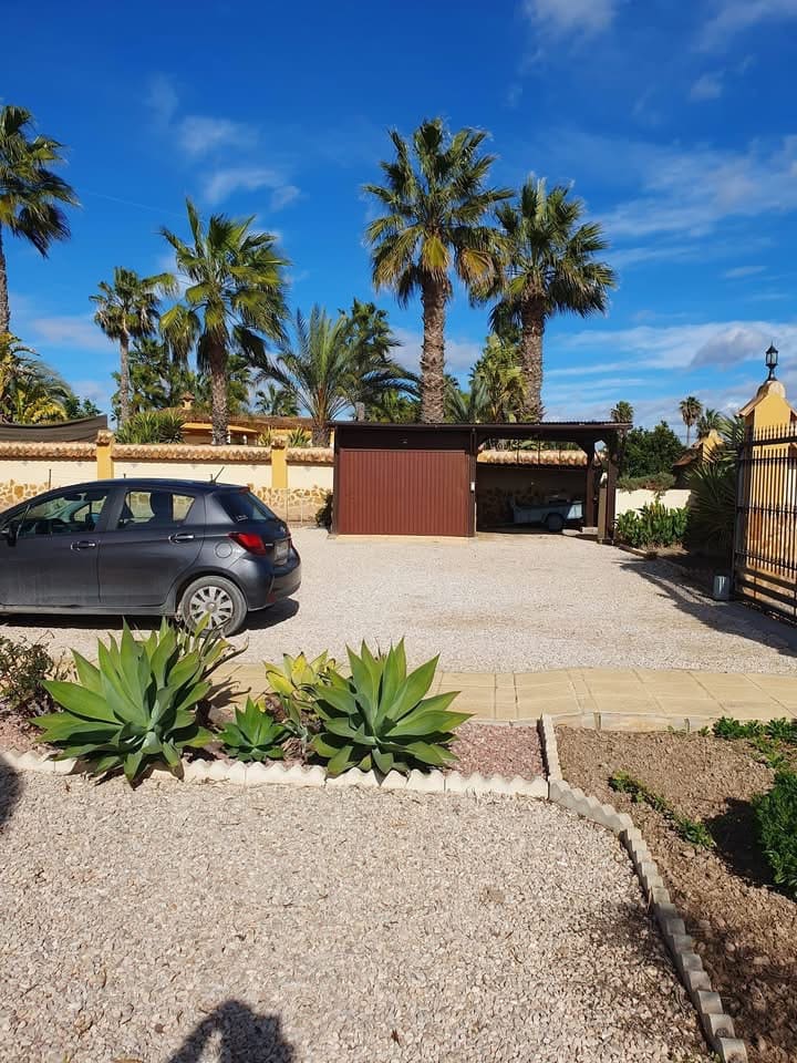 4 sovrum Finca/Hus på landet till salu i Catral med pool garage - 369 000 € (Ref: 9594577)