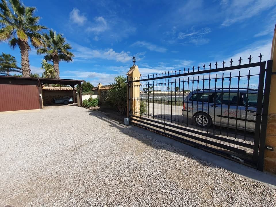 4 sovrum Finca/Hus på landet till salu i Catral med pool garage - 369 000 € (Ref: 9594577)