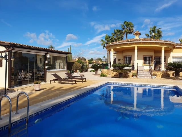 4 sovrum Finca/Hus på landet till salu i Catral med pool garage - 369 000 € (Ref: 9594578)