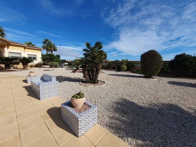 4 Zimmer Finca/Landgut zu verkaufen in Alicante / Alacant Stadt mit Pool Garage - 369.000 € (Ref: 9602950)