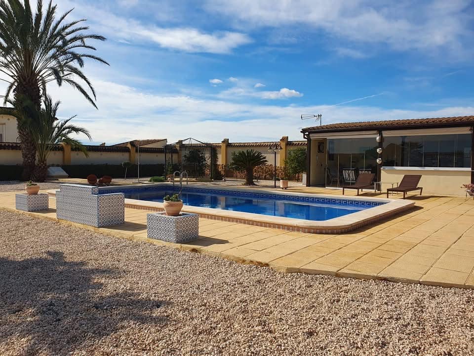4 Zimmer Finca/Landgut zu verkaufen in Alicante / Alacant Stadt mit Pool Garage - 369.000 € (Ref: 9602950)