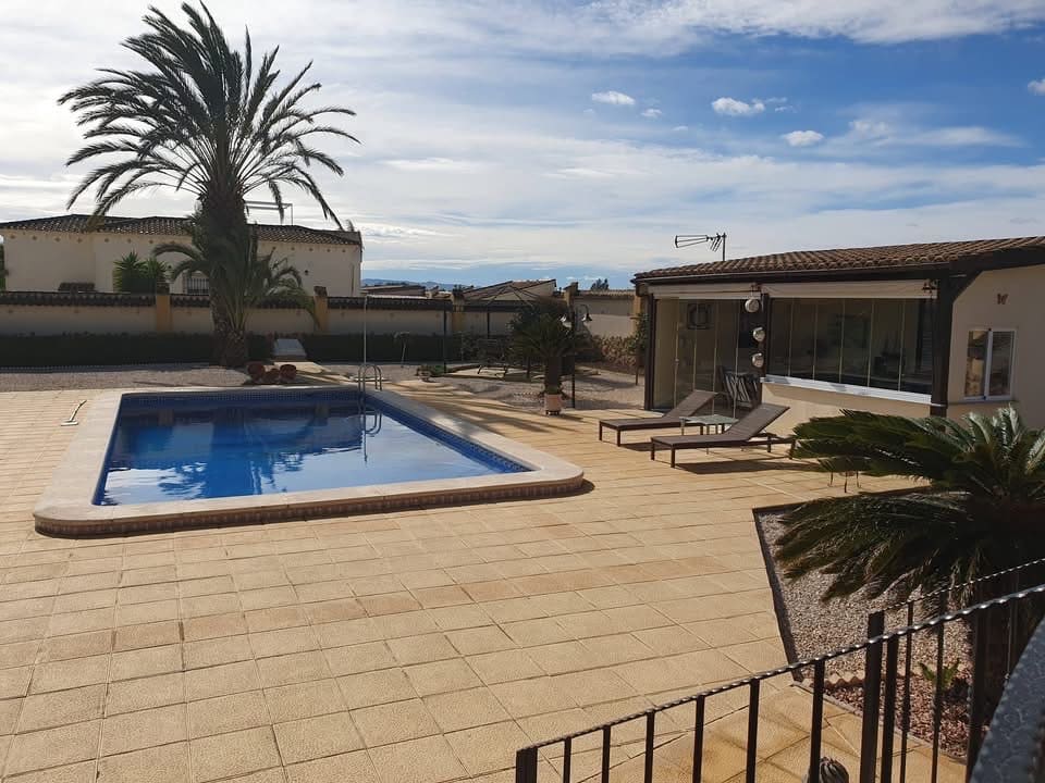 4 sovrum Finca/Hus på landet till salu i Catral med pool garage - 369 000 € (Ref: 9602952)