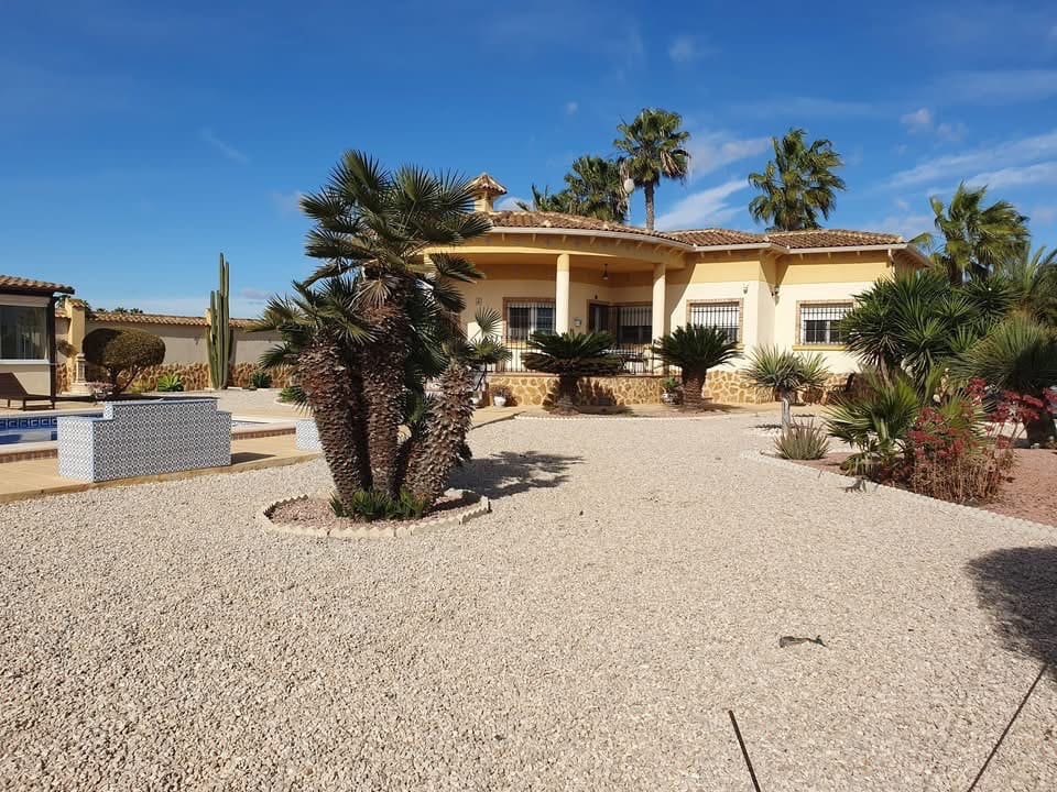 4 sovrum Finca/Hus på landet till salu i Catral med pool garage - 369 000 € (Ref: 9602952)