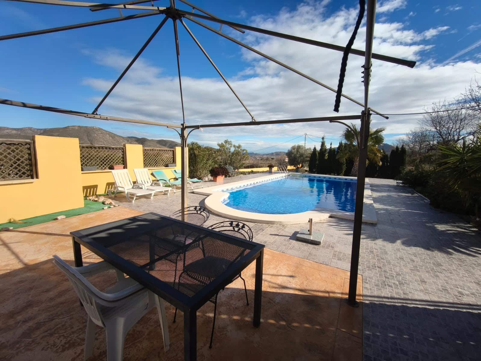 3 soveværelse Finca/Landehus til salg i Hondon de las Nieves med swimmingpool garage - € 285.000 (Ref: 9610066)