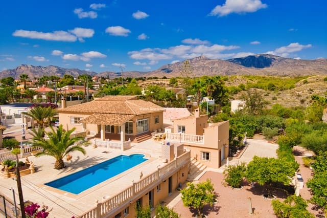 3 sypialnia Finka/Dom wiejski na sprzedaż w Albatera z basenem garażem - 379 995 € (Ref: 9614037)