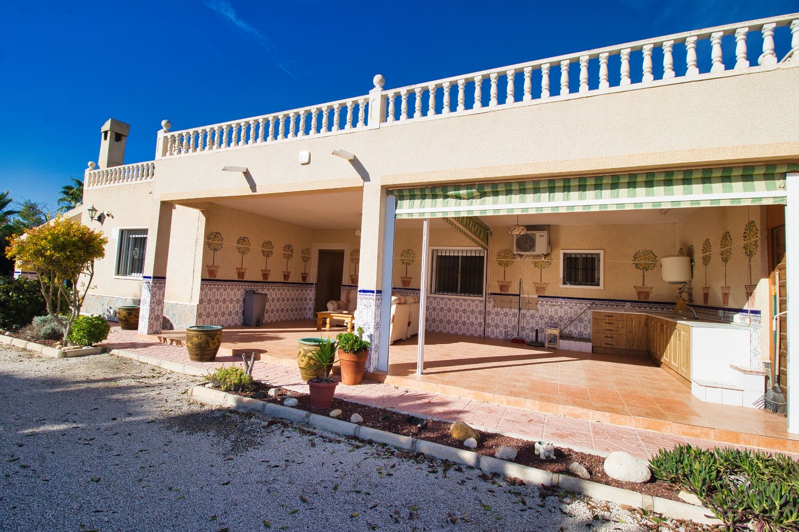 5 bedroom Finca/Country House for sale in Elche / Elx with pool garage - € 299,000 (Ref: 9614171)