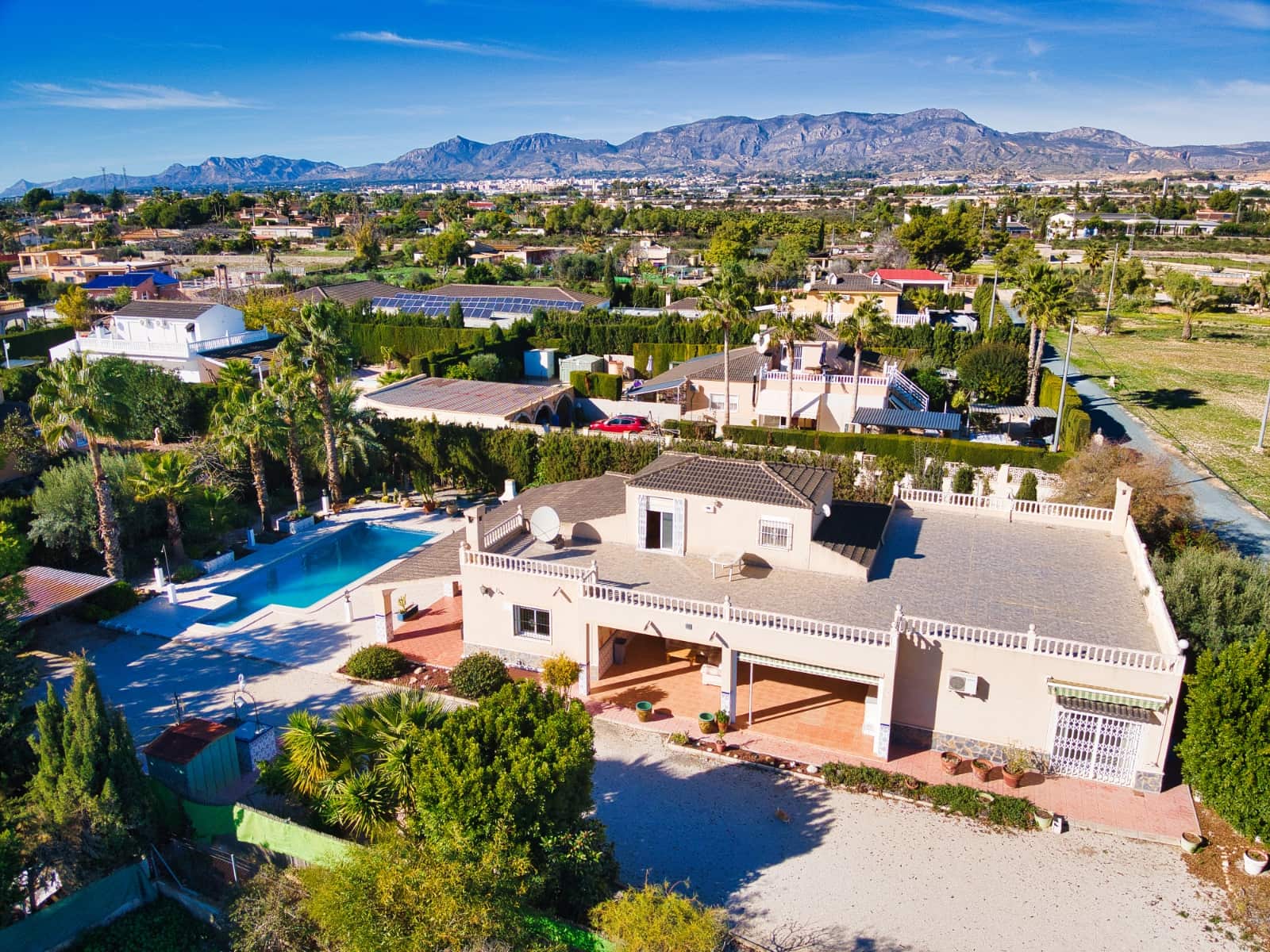 5 soveværelse Finca/Landehus til salg i Alicante by med swimmingpool garage - € 299.000 (Ref: 9614172)