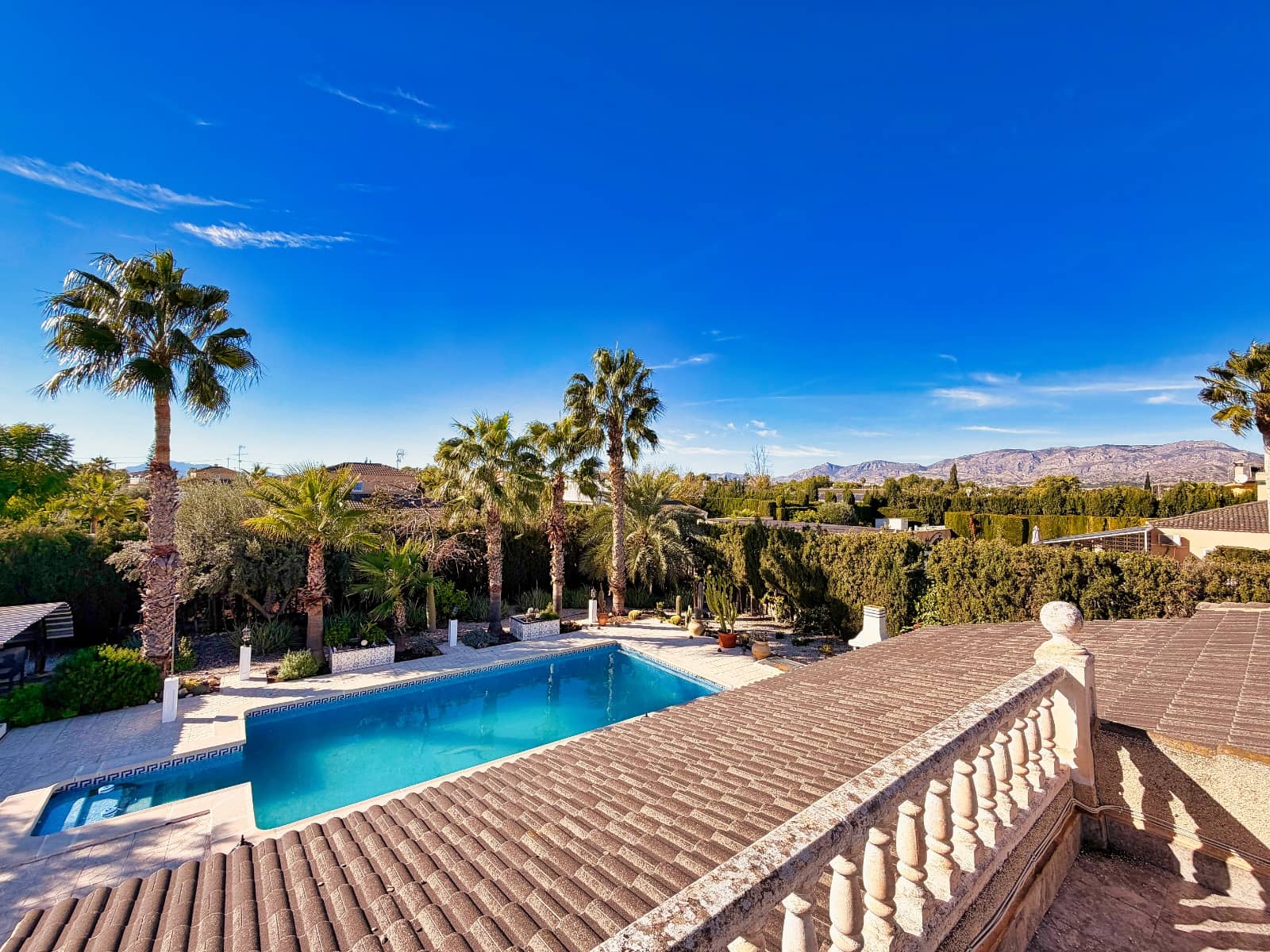 5 soveværelse Finca/Landehus til salg i Alicante by med swimmingpool garage - € 299.000 (Ref: 9614172)