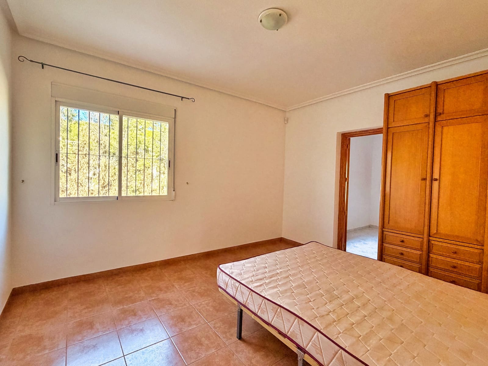 5 soveværelse Finca/Landehus til salg i Alicante by med swimmingpool garage - € 299.000 (Ref: 9614172)