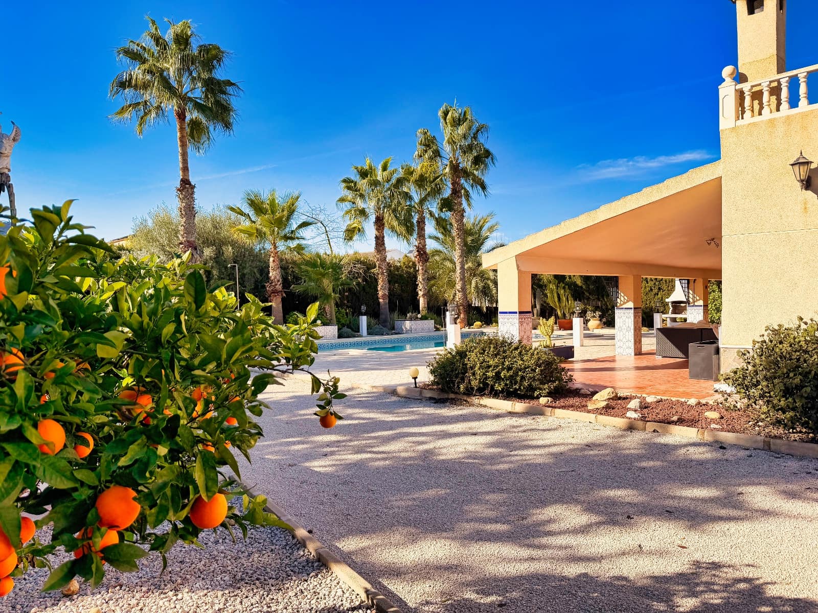 5 soveværelse Finca/Landehus til salg i Alicante by med swimmingpool garage - € 299.000 (Ref: 9614172)