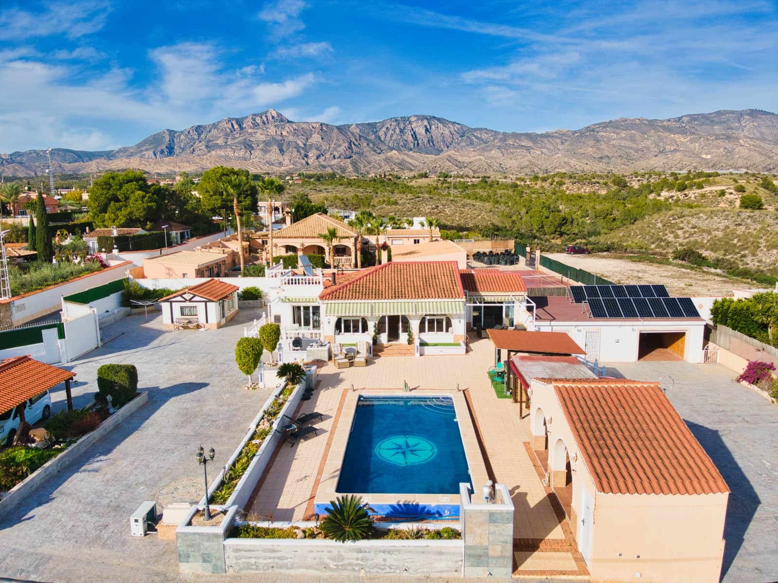 3 soverom Finca/Herregård til salgs i Albatera med svømmebasseng garasje - € 399 000 (Ref: 9622881)