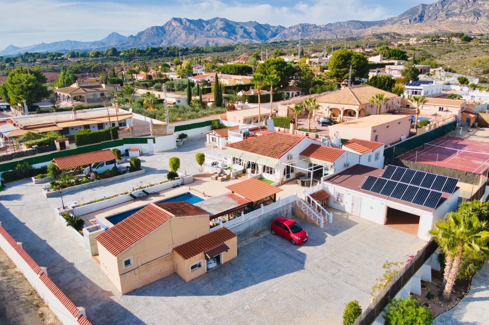 3 bedroom Finca/Country House for sale in Albatera with pool garage - € 410,000 (Ref: 9628122)