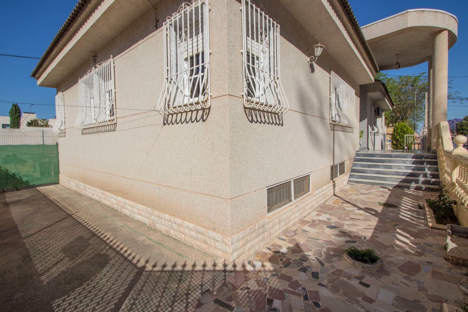 5 slaapkamer Huis te koop in Redovan met garage - € 240.000 (Ref: 9628265)