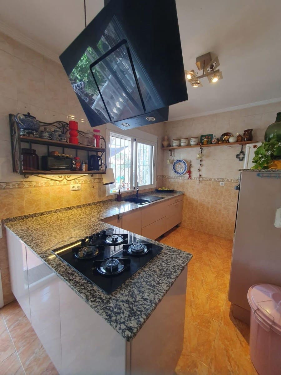 3 bedroom Finca/Country House for sale in Catral - € 265,000 (Ref: 9628272)