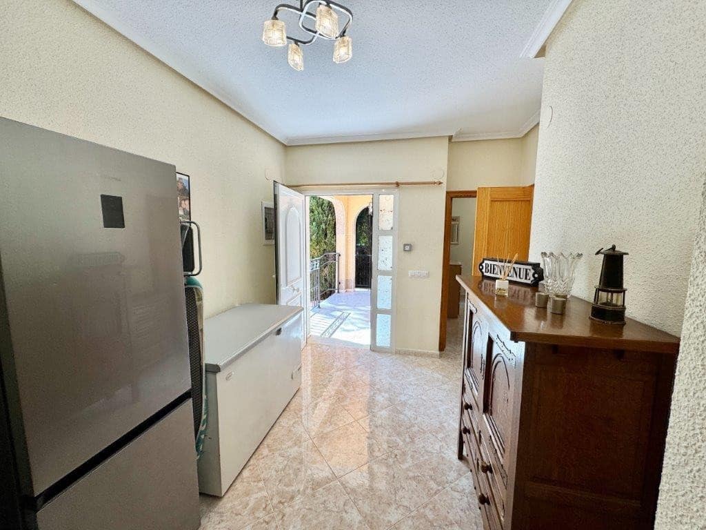 3 Zimmer Finca/Landgut zu verkaufen in Alicante / Alacant Stadt mit Pool Garage - 469.000 € (Ref: 9628276)