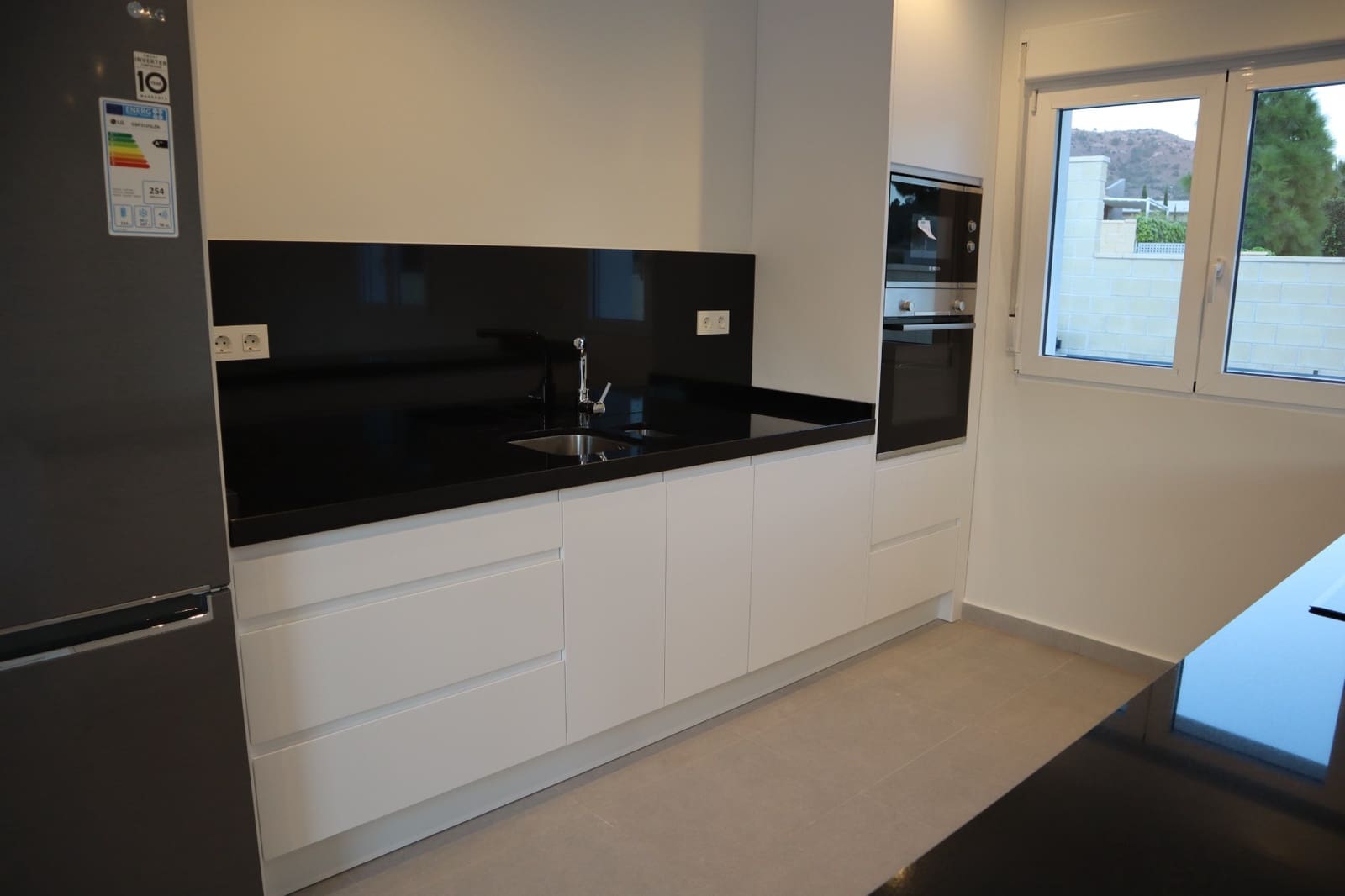 3 makuuhuone Maalaistalo myytävänä paikassa Pinoso mukana 
autotalli - 375 000 € (Ref: 9640936)