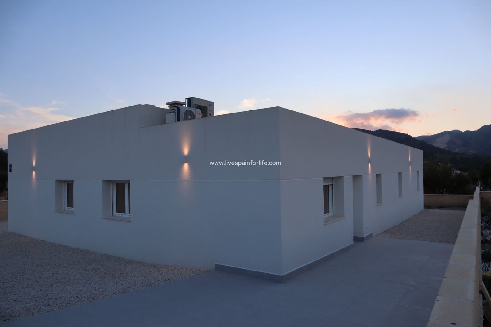 3 bedroom Finca/Country House for sale in La Romana with pool garage - € 375,000 (Ref: 9640937)