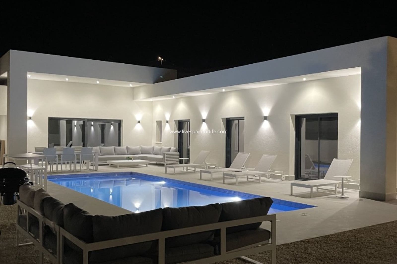 3 bedroom Finca/Country House for sale in La Romana with pool garage - € 375,000 (Ref: 9640937)