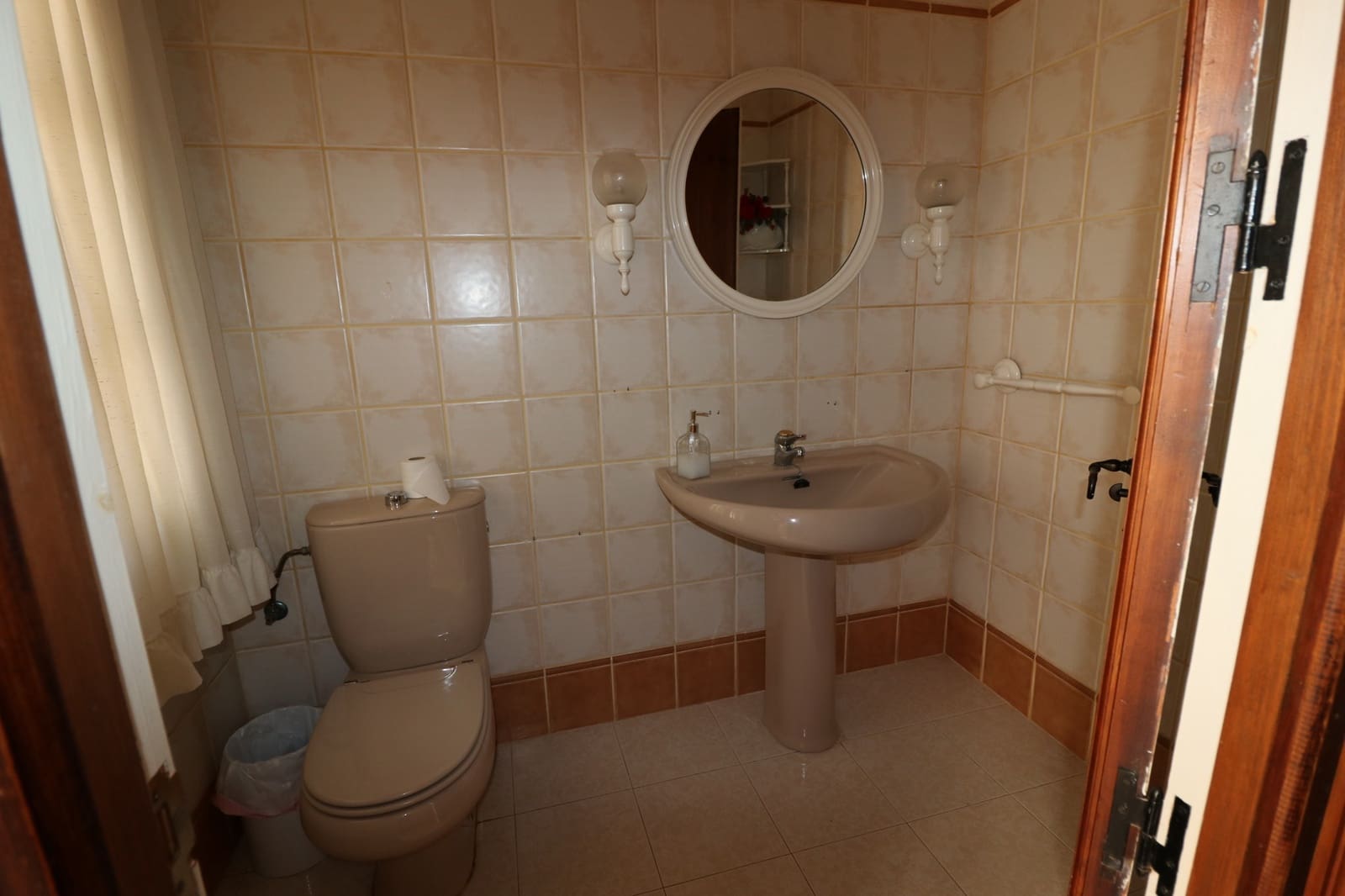 8 slaapkamer Bedrijf te koop in Novelda met zwembad garage - € 6.000.000 (Ref: 9642198)