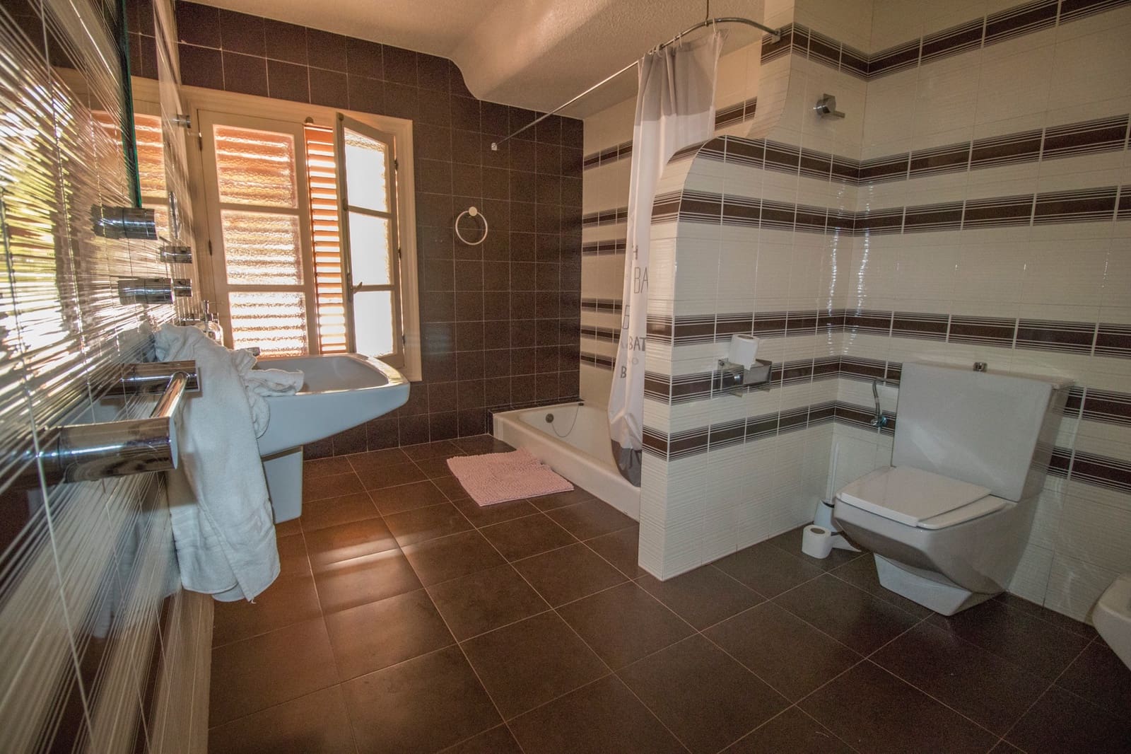 8 slaapkamer Bedrijf te koop in Novelda met zwembad garage - € 6.000.000 (Ref: 9642198)