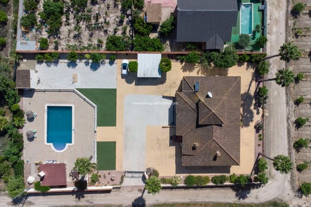 Finca/Casa Rural de 5 habitaciones en Bigastro en venta con piscina garaje - 595.000 € (Ref: 9642863)