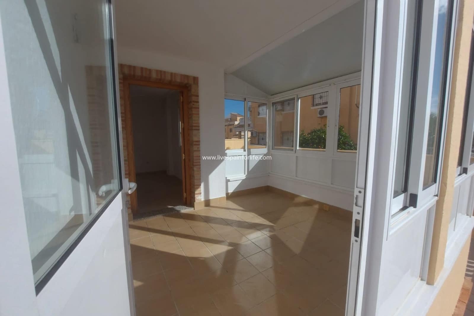 3 bedroom Bungalow for sale in Alicante / Alacant city with pool garage - € 289,000 (Ref: 9650245)