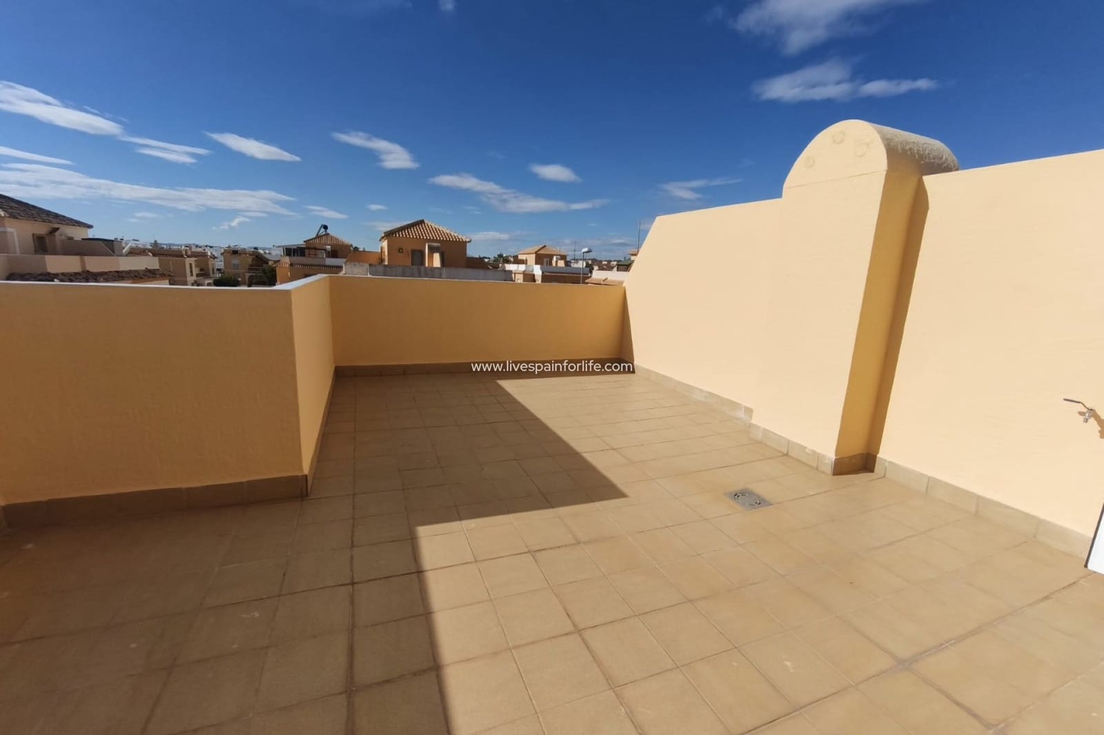 3 bedroom Bungalow for sale in Alicante / Alacant city with pool garage - € 289,000 (Ref: 9650245)