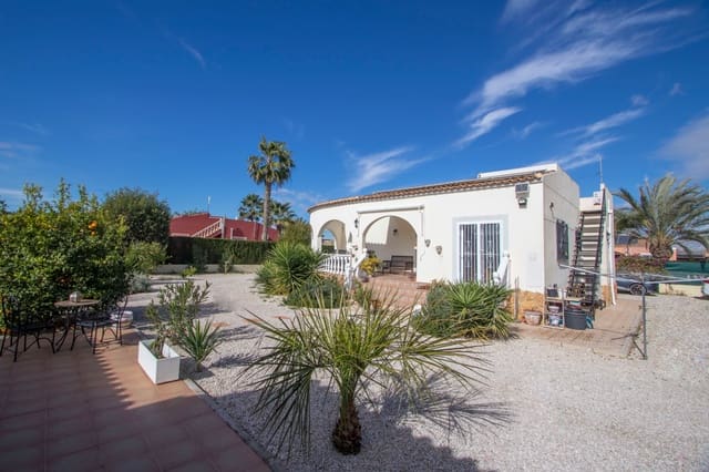 3 soveværelse Finca/Landehus til salg i Catral med swimmingpool garage - € 359.999 (Ref: 9650247)