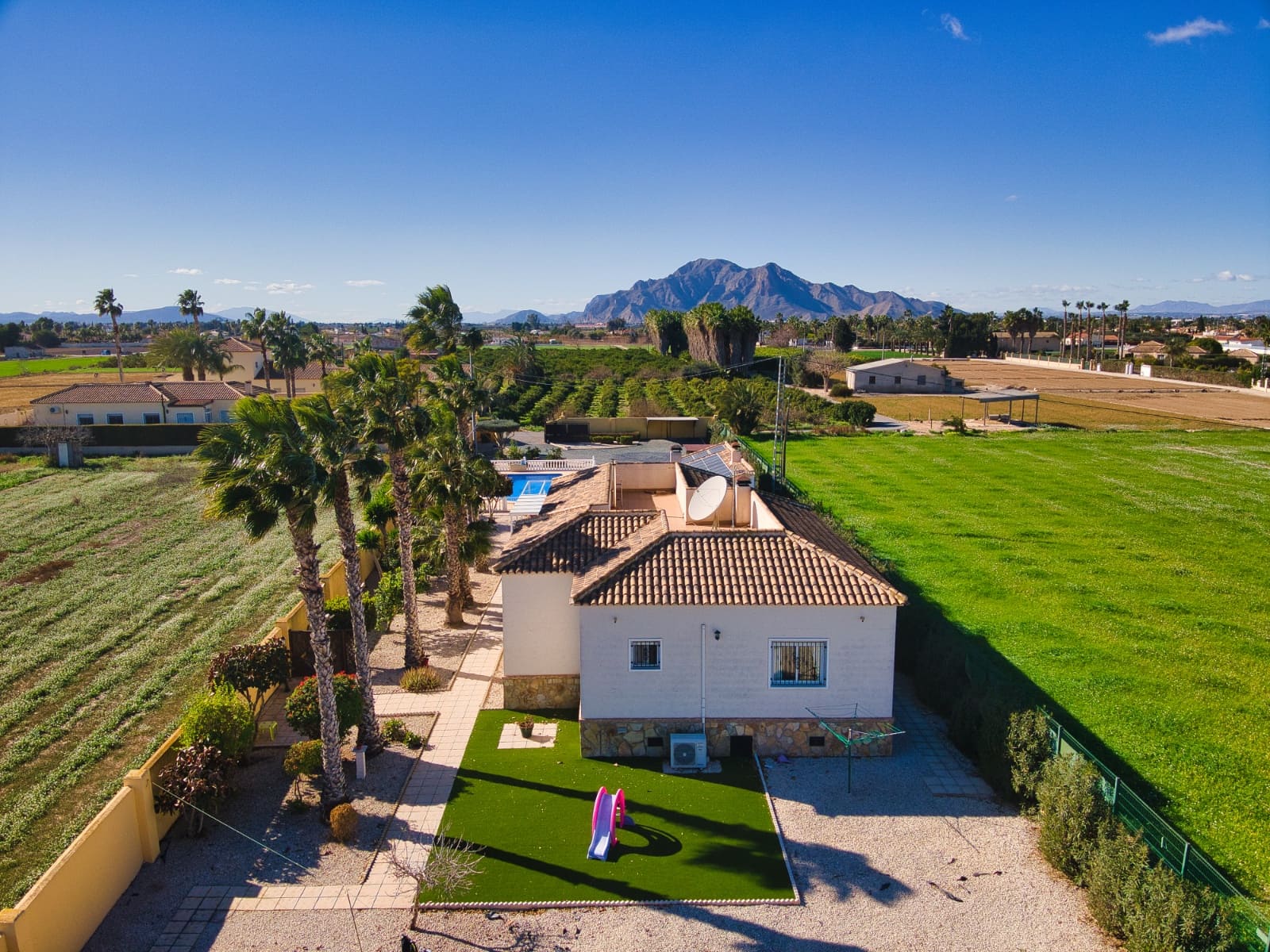 4 slaapkamer Finca/Landhuis te koop in Catral met zwembad - € 385.000 (Ref: 9650249)