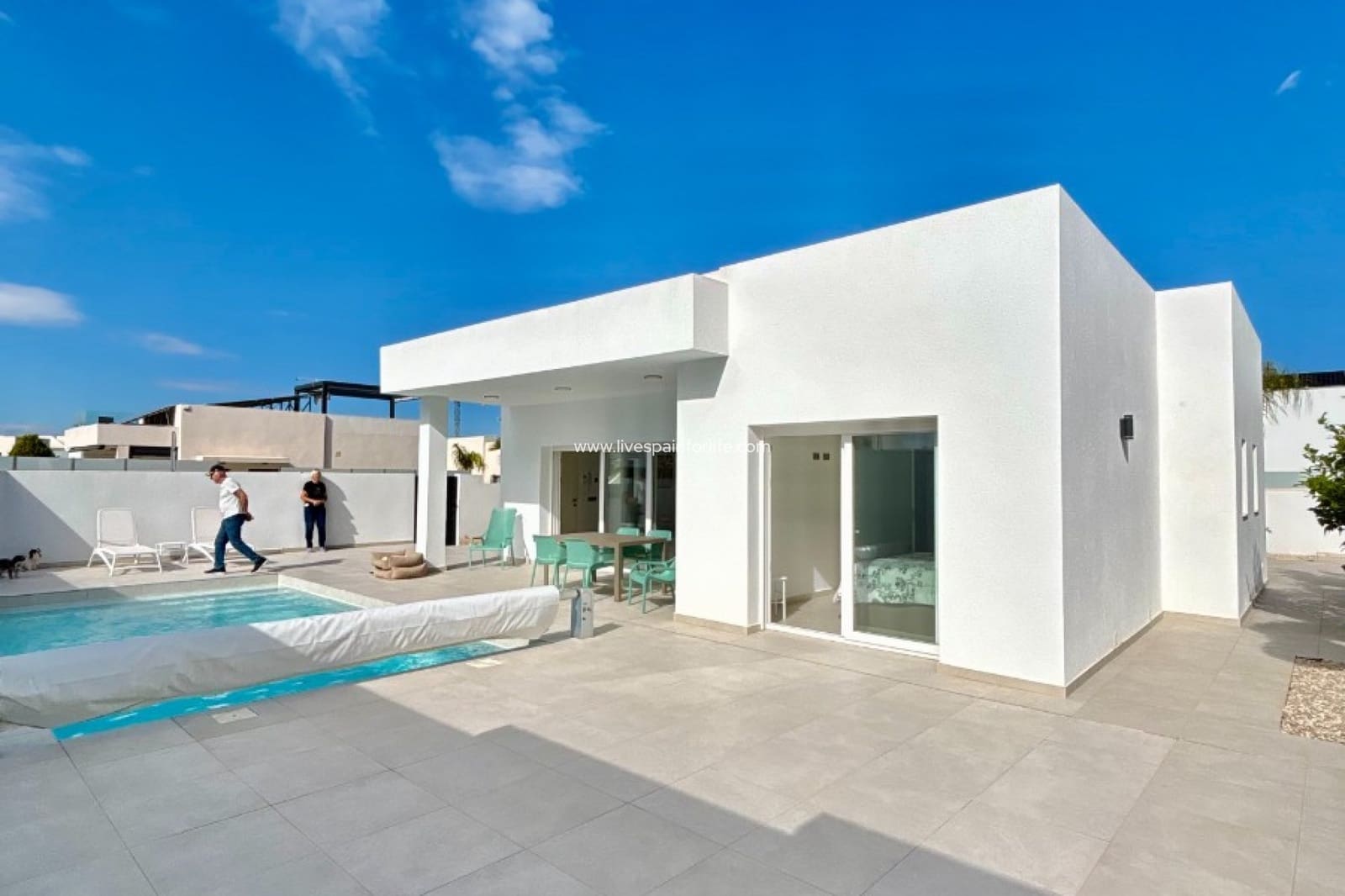 Chalet de 3 habitaciones en Benijófar en venta con piscina garaje - 569.500 € (Ref: 9650411)